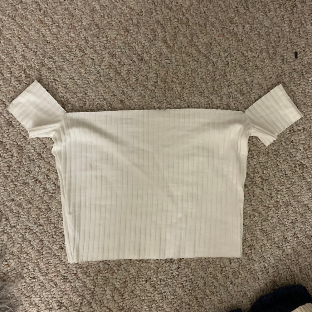 S off the shoulder crop top